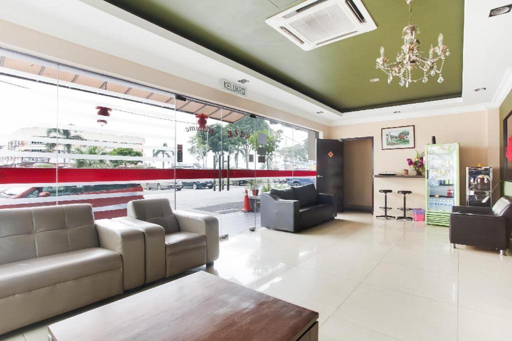 Sejati Hotel Sitiawan Exterior photo